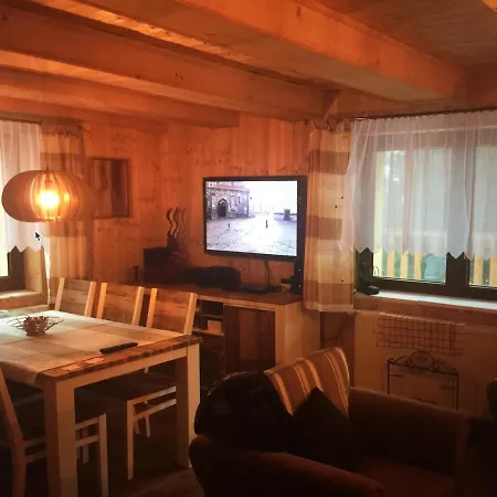Pod Lesem 木屋 圣科维斯